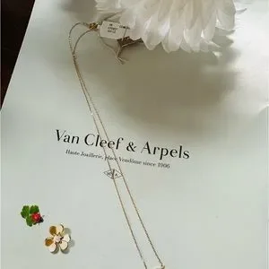 Rachel Zoe | Jewelry | Rachel Zoe White Clover Necklace 8k  display picture 1
